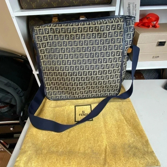 Fendi Zucchino Canvas Messenger Bag Unisex - Picture 3 of 7